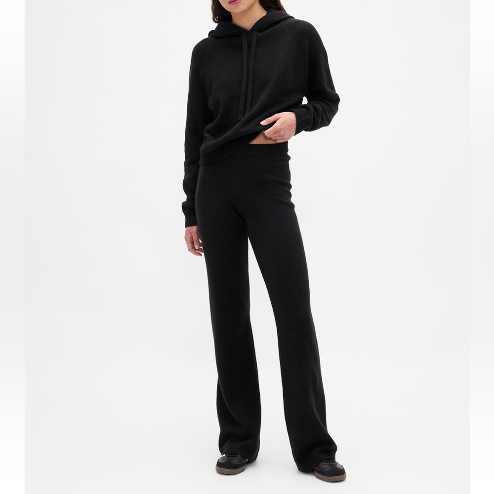 GAP Women's CashSoft Black Knit Set